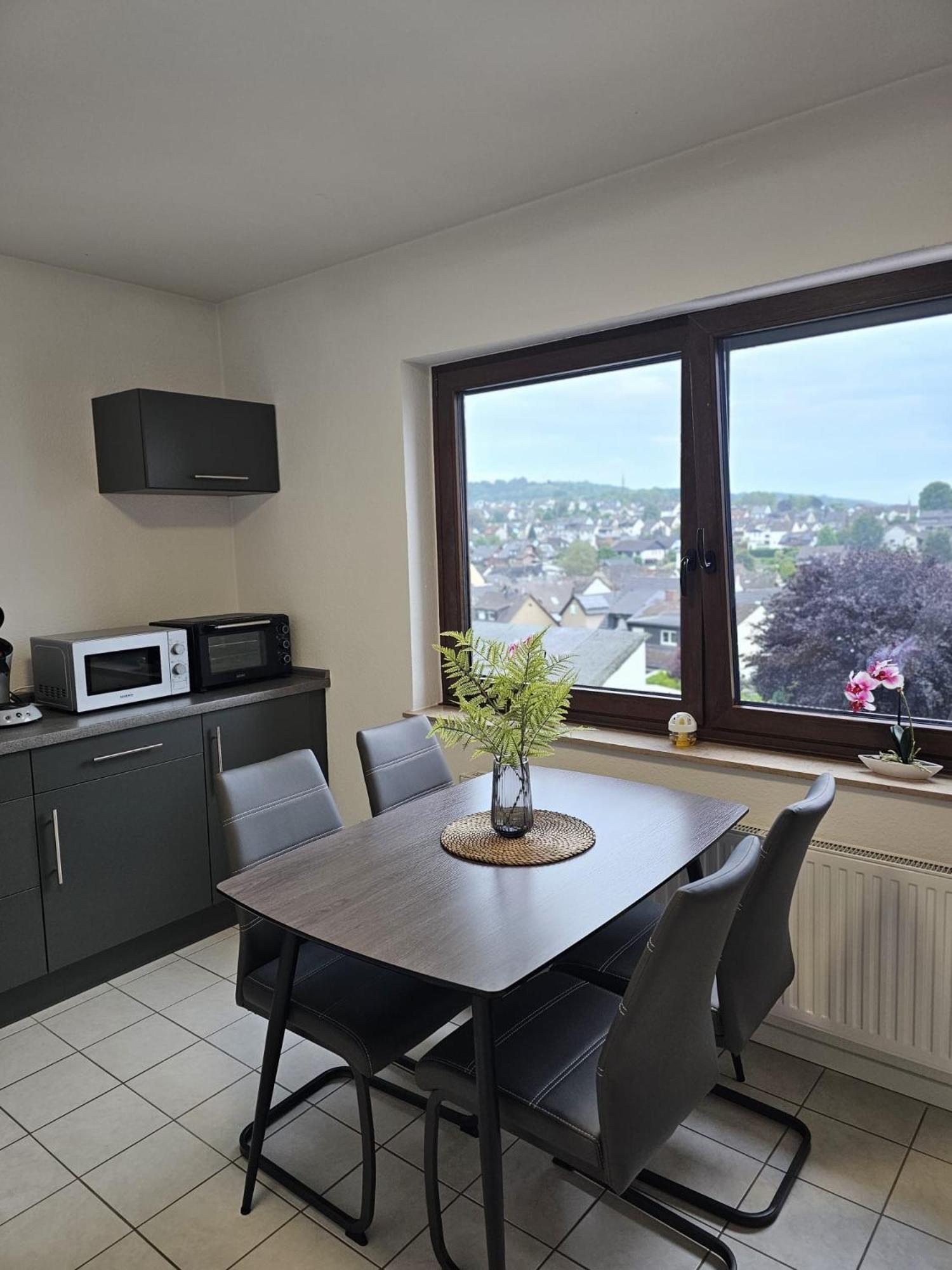 Gemuetliche Ferienwohnung Mülheim-Kärlich Buitenkant foto