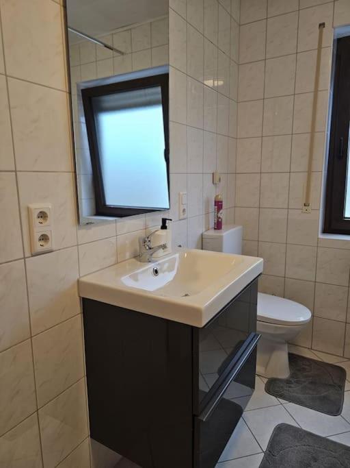 Gemuetliche Ferienwohnung Mülheim-Kärlich Buitenkant foto